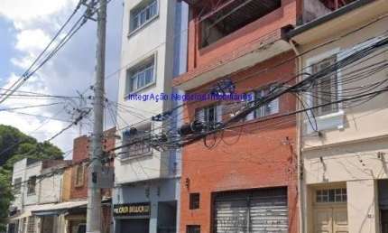 Prédio Comercial 450m²; Possui 3 andares com 03 apartamentos e 01 salão.  Excelente localização entre as Ruas Bueno de Andrade e Tenente de Azevedo.