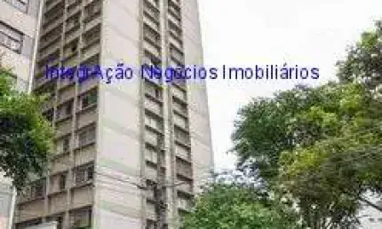 Apartamento 84m², 02 dormitórios, 01 banheiro e 01 vaga na garagem.  Condomínio com portaria, segurança 24hrs.  Excelente localização