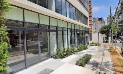 Loja 792m², 04 banheiros e 7 vagas de garagem.  Excelente localização entre as Ruas Frei Caneca, Paim e Barata Ribeiro