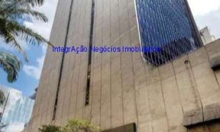 Laje 395,97m² e 02 banheiros.  Condomínio com recepção e segurança 24hrs.  Excelente localização  entre as Alamedas Campinas, Joaquim Eugênio de Lima