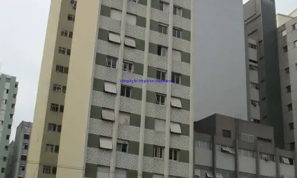 Apartamento 104m², 03 dormitórios, 02 banheiros e 02 vagas na garagem.  Condomínio com portaria, segurança 24hrs.  Excelente localização