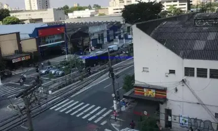 Conjunto comercial 30m², 01 banheiro e 01 vaga na garagem.  condomínio com recepção e segurança 24hrs.  excelente localização