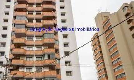 Apartamento 115m², 03 dormitórios (sendo 01 suíte), 02 banheiros e 03 vagas na garagem.  Condomínio com portaria, segurança 24hrs, piscina.