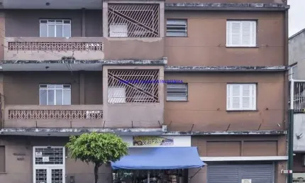 Apartamento 80m², 01 dormitório e 01 banheiro.   Condomínio com portaria e segurança 24hrs.  Excelente localização.