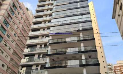 Apartamento 205m², 03 dormitórios (sendo suítes), 04 banheiros e 04 vagas na garagem.  Condomínio com portaria, segurança 24hrs, piscina.