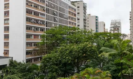 Apartamento 270m², 03 dormitórios (sendo 02 suítes), 04 banheiros e 02 vagas na garagem.  condomínio com portaria, segurança 24hrs.