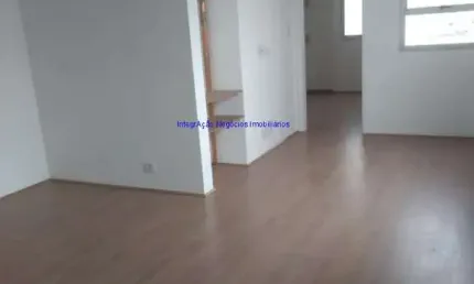 Apartamento 32m², 01 dormitório (sendo suíte) e 01 banheiro.  condomínio portaria.  excelente localização á 6 minutos andando para a estação do metrô