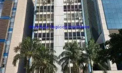 Conjunto comercial 40m², 01 sala e 01 banheiro.    condomínio com recepção e segurança 24hrs.  excelente localização.