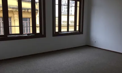 Conjunto Comercial 78m², 02 banheiros.   Condomínio com recepção e segurança 24hrs.  Excelente localização á 3 minutos andando para a estação do metrô