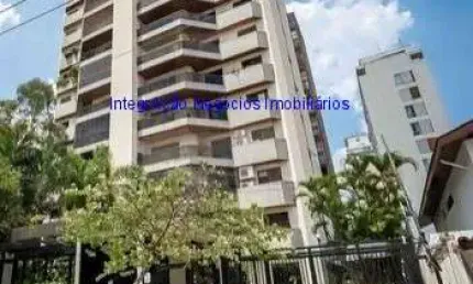 Apartamento 126m², 03 dormitórios (sendo 01 suíte), 02 banheiros e 02 vagas na garagem.   Condomínio com portaria, playground e salão de festa.