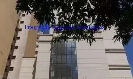 Apartamento 36m², 01 dormitório, 01 banheiro e 01 vaga na garagem.   Condomínio com portaria e área verde, segurança 24hrs, piscina aquecida.