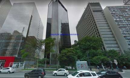Conjunto Comercial 245m², 03 banheiros e 05 vagas na garagem.   Condomínio com recepção e segurança 24hrs.  Excelente localização.