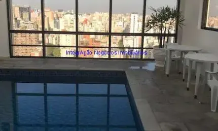 Condomínio com portaria 24hrs, piscina, salão de festa e academia.   Excelente localização á 9 minutos andando para a estação do metrô Consolaço