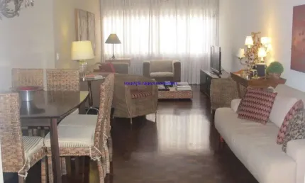 Apartamento 168m², 04 dormitórios (sendo 02 suítes), 03 banheiros e 03 vagas na garagem.   Condomínio com portaria, segurança 24hrs, piscina.