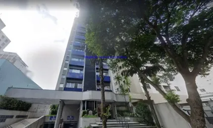 Condomínio com recepção e segurança.   Excelente localização entre as Ruas Clodomiro Amazonas, Visconde da Luz e João Cachoeira.