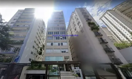 Conjunto Comercial 150m², 01 banheiro e 01 vaga na garagem.    Condomínio com recepção e segurança 24hrs.  Excelente localização.