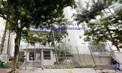 Apartamento 70m², 02 dormitórios, 01 banheiro e 01 vaga na garagem.  condomínio com portaria 24hrs, salão de festa e quadra esportiva.