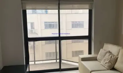 Apartamento 51m², 01 dormitório, 01 banheiro e 01 vaga na garagem.   Condomínio com portaria 24hrs, piscina, academia e quadra de squash.
