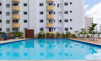 Apartamento 65m², 02 dormitórios, 01 banheiro e 02 vagas na garagem.  Condomínio com portaria 24hrs, piscina, salão de festa, playground.