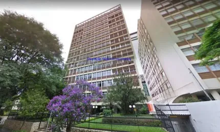 Apartamento 167m², 03 dormitórios (sendo 02 suítes), 03  banheiros e 02 vagas na garagem.   condomínio com portaria 24hrs e salão de festa.