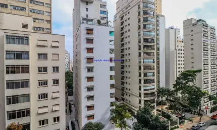 Apartamento 235m², 03 dormitórios (sendo suítes), 04 vagas na garagem e 03 vagas na garagem.