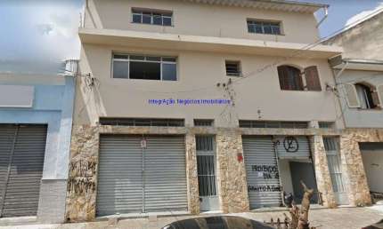 Loja 294m², Térreo: salão amplo, 01 banheiro e 01 quintal; Edicula 01 banheiro  e área descoberta.  Excelente localização entre as Ruas João Teodoro.