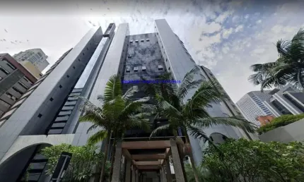 Conjunto Comercial 223m², 03 banheiros e 05 vagas na garagem.  Condomínio com recepção e segurança 24hrs.