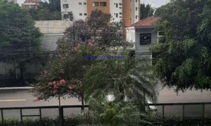 Apartamento 160m², 03 dormitórios (sendo suítes), 04 banheiros e 03 vagas na garagem.    Condomínio com portaria 24hrs, piscina, salão de festa.