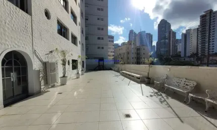 Apartamento 90m², 02 dormitórios, 03 banheiros e 01 vaga na garagem.   Condomínio com portaria, segurança 24hrs, salão de festa, churrasqueira.
