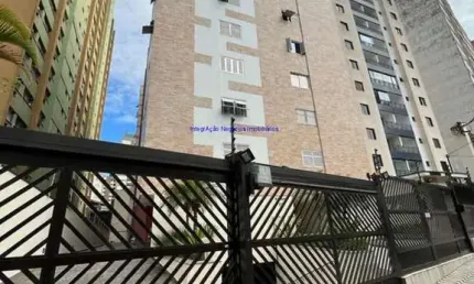 Apartamento 72m², 02 dormitórios e 01 banheiro.    condomínio com portaria 24hrs e jardim.    excelente localização á 8 minutos andando para a estação