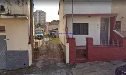Terreno 970m².   Excelente localização á 8 minutos andando para o metro Lapa; Entre as Ruas John Harrison, Clemente Álves, Sheldon e Professor René.