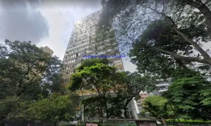 Conjunto Comercial 60m², 02 salas, 02 banheiros e 01 vaga na garagem.   Condomínio com portaria 24hrs.  Excelente localização.