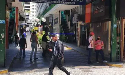 Loja 25m², 01 banheiro.  condomínio com segurança.  excelente localização á 4 minutos andando para a estação do metrô anhangabaú;