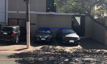 Sobrado Comercial 387m², recpção, 13 salas, 02 salas de reunião, 05 banheiros, cozinha e área de serviço.  Excelente localização