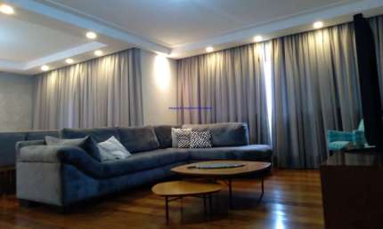 Apartamento 178m², 04 dormitórios (sendo 01 suíte), 03 banheiros e 02 vagas na garagem.    Condomínio com portaria 24hrs, piscina, academia.