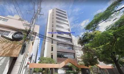 Conjunto Comercial 140m², 02 banheiros e 04 vagas na garagem.   Condomínio com recepção e segurança 24hrs.  Excelente localização