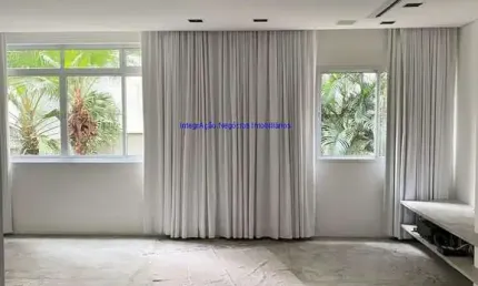 Apartamento 100m², 02 dormitórios (sendo 01 suíte), 02 banheiros e 01 vaga na garagem.    Condomínio com portaria, segurança 24hrs, salão de festa.