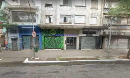 Galpão 460m² e 01 banheiro.   Excelente localização á 7 minutos andando para a estação do metrô República e santa Cecília; Entre as Ruas Santa Isabel
