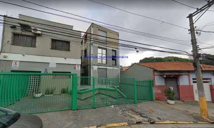 Prédio Comercial 1.200m², 05 banheiros e 02 vagas na garagem.    Excelente localização entre as Ruas Bicudo Cortêz, Bica de Pedra e Félix Della Rosa.