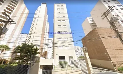 Apartamento 44m², 01 dormitório, 01 banheiro e 01 vaga na garagem.  Condomínio com portaria, segurança 24hrs e salão de festa.  Excelente localização