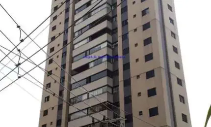 Apartamento 117m², 03 dormitórios (sendo 01 suíte), 04 banheiros e 02 vagas na garagem.  Condomínio com portaria, segurança 24hrs, piscina, sauna.