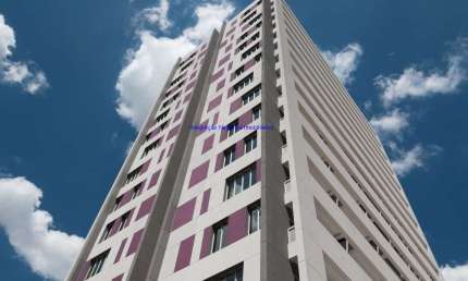 Conjunto Comercial 80.40m², 02 salas, 02 banheiros e 04 vagas na garagem.   Condomínio com Recepção e Portaria.  Excelente localização