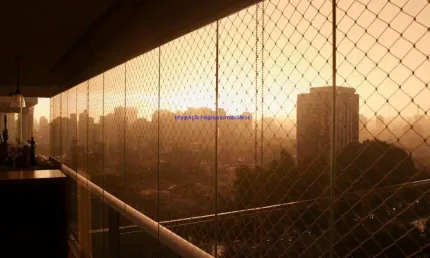 Apartamento 138m², 02 dormitórios (sendo suítes), 03 banheiros e 02 vagas na garagem.   condomínio com portaria, segurança 24hrs, piscina descoberta.