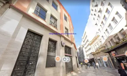 Predio 850m².   excelente localização á 5 minutos andando para e estação do metrô são bento; próximo as rua são bento e álveres penteado.