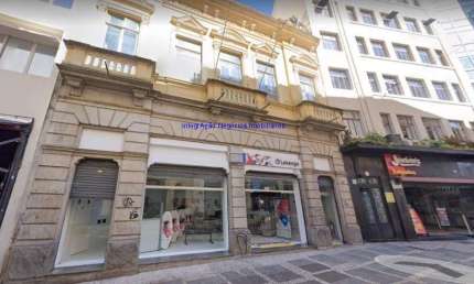 Loja 421,44m² e  02 banheiro.   Excelente localização á 5 minutos andando para a estação do metro São Bento; Próximo as Ruas São Bento e Direita.   To