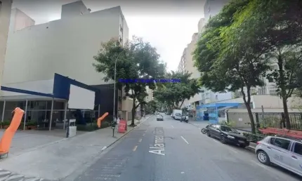 Loja 296.61m², 02 banheiros.   excelente localização á 5 minutos andando para a estação do metrô santa cecília; entre as ruas imaculada conceiição.