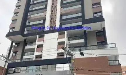 Apartamento 79m², 01 dormitório (sendo suíte), 02 banheiros e 01 vaga na garagem.  condomínio com portaria, segurança 24hrs, piscina, salão de jogos.