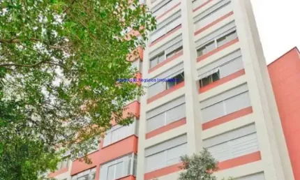 Apartamento 133m², 01 dormitório (sendo suíte) e 03 banheiros.  Condomínio com portaria 24hrs, salão de festa e  jardim.   Excelente localização