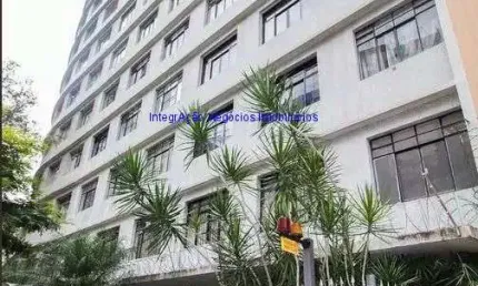 Apartamento 38m², 01 dormitório e 01 banheiro.  Condomínio com portaria e segurança.  Excelente localização  a 8 minutos andando para Estação de Metrô