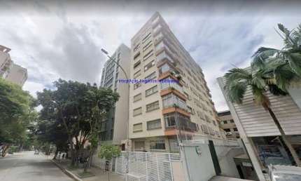 Apartamento 146m², 03 dormitórios, 03 banheiros e 01 vaga na garagem.    Condomínio com portaria 24hrs.   Excelente localização
